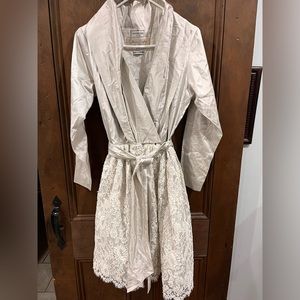 CATHERINE REGEHR BY HENRI BENDEL SILK AND LACE CREAM COCKTAIL DRESS